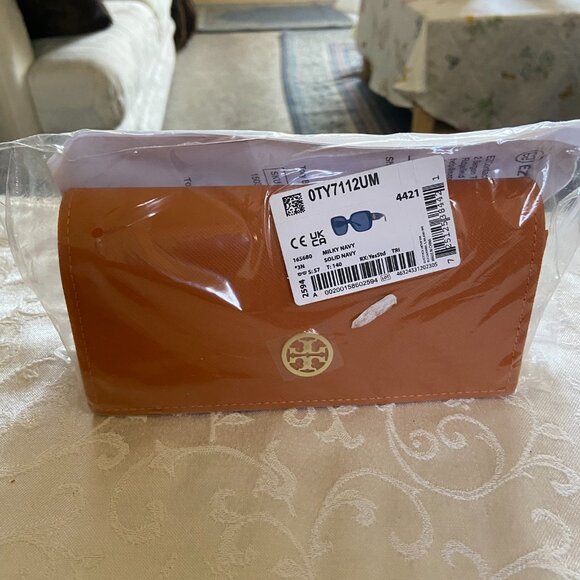 Tory Burch Milky Navy Style 7112 Sunglasses Brand New - Picture 6 of 6